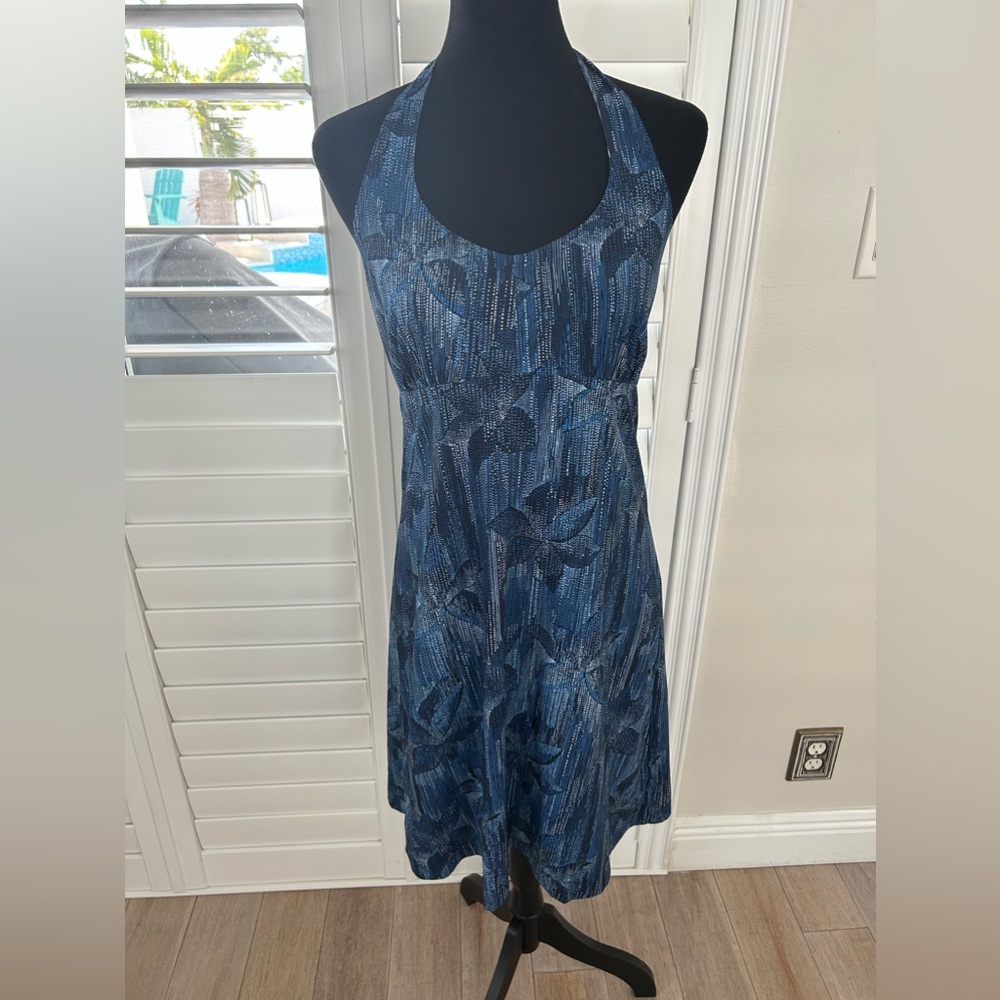 NWOT COLUMBIA SPORT DRESS.